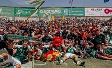 El fútbol que se juega sin balón también vale en un playoff: la afición del Cacereño o no duerme o no anima