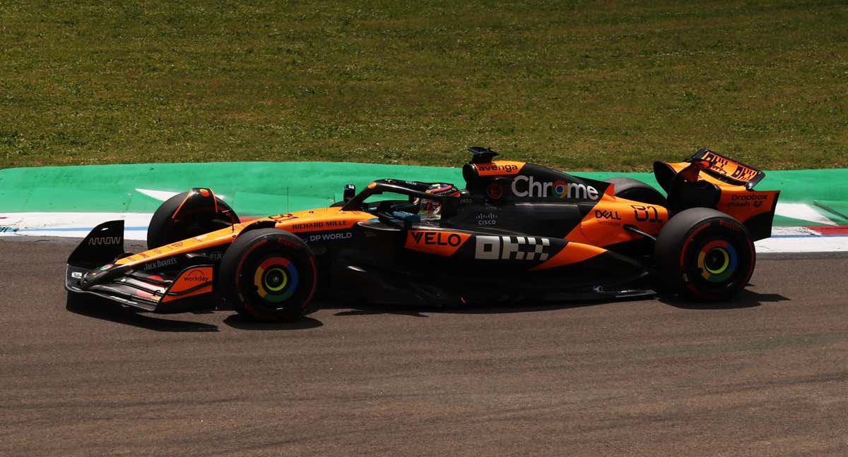 Oscar Piastri con su McLaren: el australiano es el líder del campeonato mundial de la Fórmula 1. /REUTERS