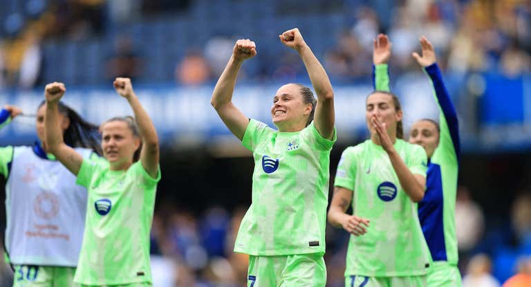 Las jugadoras del Barcelona femenino celebran el pase a la final de la Champions League femenina.