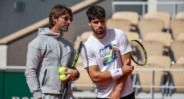 Nishikori causa baja de última hora y cambia los planes de Carlos Alcaraz en su estreno en Roland Garros