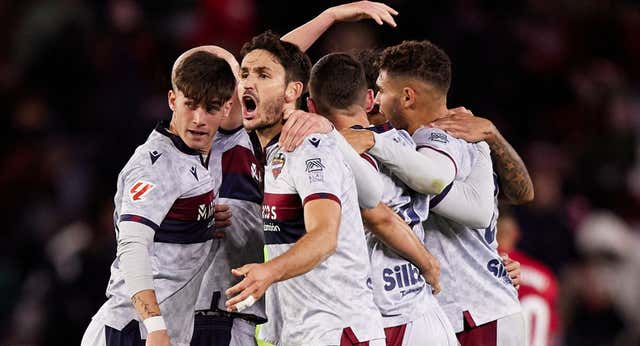 Primer punto de partido para el ascenso para Levante y Mirandés