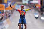 Carlos Verona suma una nueva victoria española en el Giro y Del Toro sigue intratable