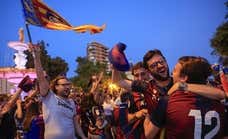 Los héroes del ascenso celebran de madrugada su éxito en la fuente del levantinismo