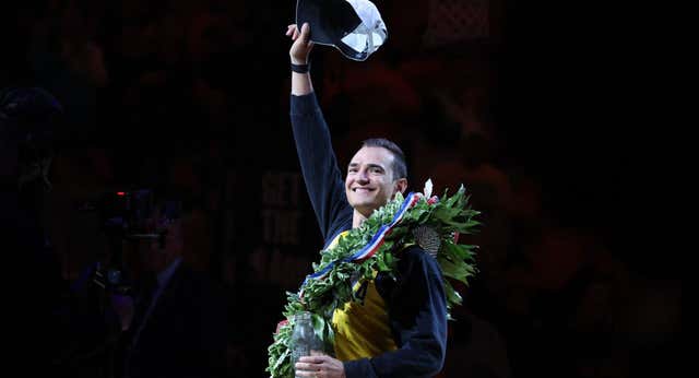 Álex Palou se da su primer baño de masas tras conquistar la Triple Corona para el motor español, aunque no sirve de talismán para los Pacers